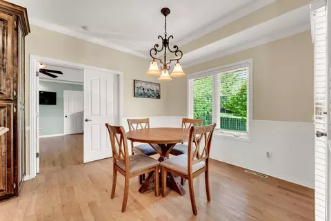 Dining - 5034 S Burrows Ave, Springfield, MO 65810 photo 3 of 4