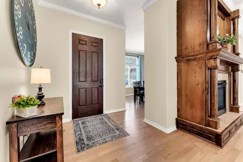 Entry Way - 5034 S Burrows Ave, Springfield, MO 65810 photo 1 of 4