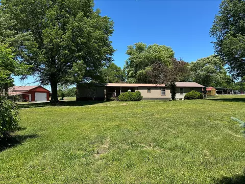 410 W First St, Miller, MO 65707