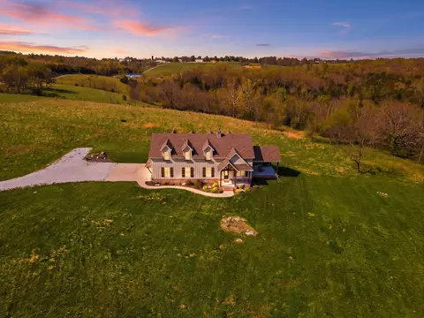 2665 W Old Limey Rd, Brookline, MO 65619