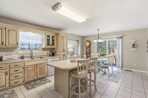 Kitchen - 1329 S State Highway Uu, Chadwick, MO 65629 photo 4 of 4