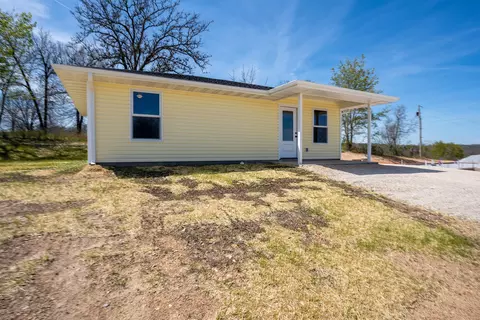 93 Sugar Ln, Crane, MO 65633