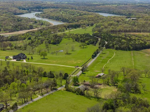 28076 Kings River Rd, Shell Knob, MO 65747