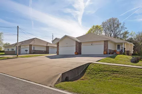 3005 N Fremont Ave, Springfield, MO 65803