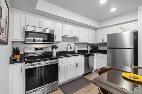 Kitchen - 403 Veterans Blvd #304, Branson, MO 65616 photo 2 of 2