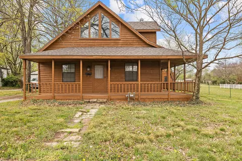 427 N College Ave, Republic, MO 65738