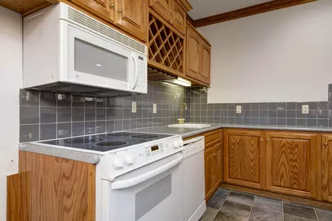 Kitchen - 6307 S Meadowview Dr, Ozark, MO 65721 photo 11 of 11