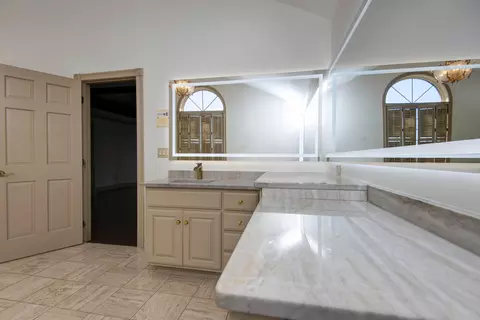Bath - 6307 S Meadowview Dr, Ozark, MO 65721 photo 3 of 10