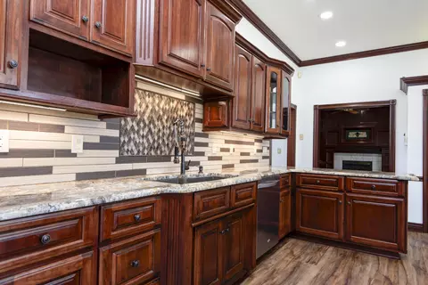 Kitchen - 6307 S Meadowview Dr, Ozark, MO 65721 photo 9 of 11