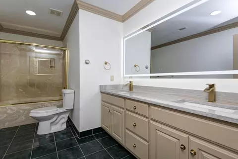 Bath - 6307 S Meadowview Dr, Ozark, MO 65721 photo 6 of 10