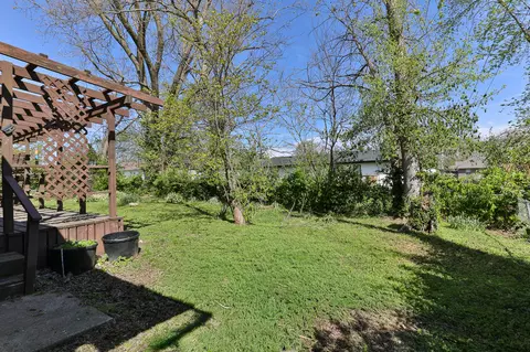 Exterior - 701 E Jackson St, Marshfield, MO 65706 photo 4 of 6