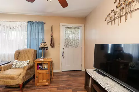 Entry Way - 701 E Jackson St, Marshfield, MO 65706 photo 1 of 2