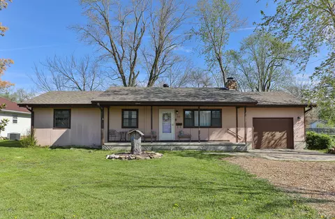701 E Jackson St, Marshfield, MO 65706