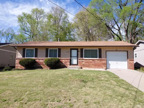 1035 E Mccanse St, Springfield, MO 65803