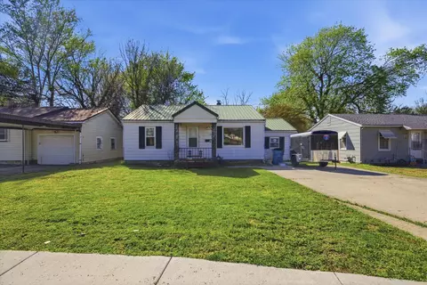 1725 N Weller Ave, Springfield, MO 65803
