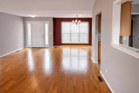 Living - 340 Tall Oaks Dr, Branson, MO 65616 photo 2 of 8