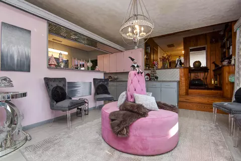Living - 2101 S Glendale Ave, Springfield, MO 65804 photo 4 of 5