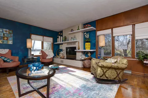 Living - 2101 S Glendale Ave, Springfield, MO 65804 photo 3 of 5