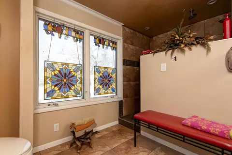 Bath - 2101 S Glendale Ave, Springfield, MO 65804 photo 3 of 4