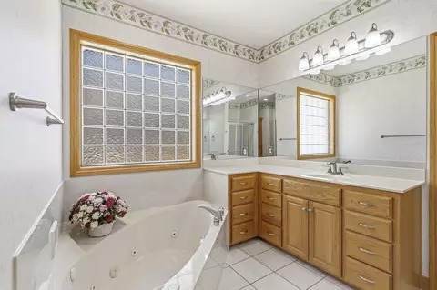Bath - 2411 W Dearborn St, Springfield, MO 65807 photo 2 of 7
