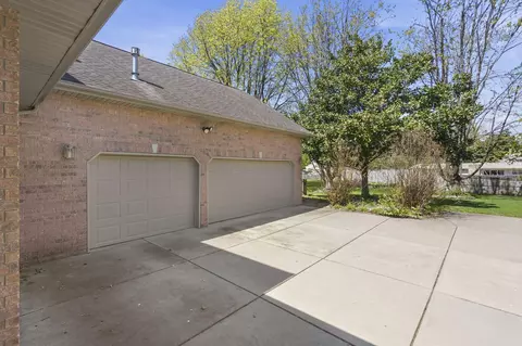 Exterior - 2411 W Dearborn St, Springfield, MO 65807 photo 7 of 8