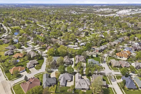 View/Area - 2411 W Dearborn St, Springfield, MO 65807 photo 3 of 7