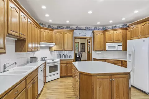Kitchen - 2411 W Dearborn St, Springfield, MO 65807 photo 2 of 4
