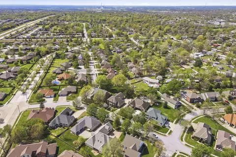 View/Area - 2411 W Dearborn St, Springfield, MO 65807 photo 1 of 7