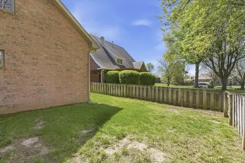 Exterior - 2411 W Dearborn St, Springfield, MO 65807 photo 5 of 8