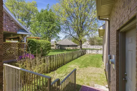 Exterior - 2411 W Dearborn St, Springfield, MO 65807 photo 4 of 8