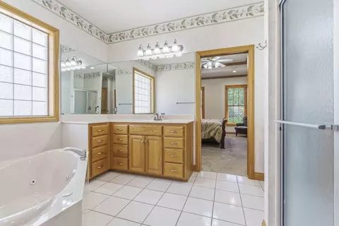 Bath - 2411 W Dearborn St, Springfield, MO 65807 photo 4 of 7
