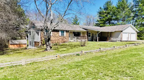 19191 Farm Road 1120, Cassville, MO 65625