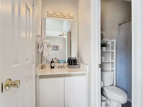 Bath - 815 Holiday Ridge 1-9, Branson, MO 65616 photo 1 of 3