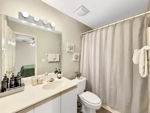 Bath - 815 Holiday Ridge 1-9, Branson, MO 65616 photo 3 of 3