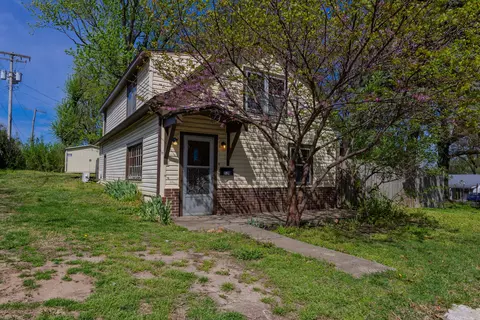 2415 N Missouri Ave, Springfield, MO 65803