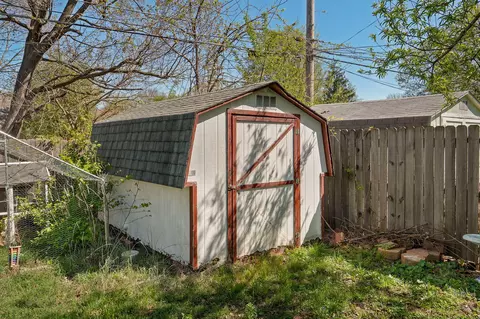 Exterior - 1249 Edgewood St, Springfield, MO 65804 photo 9 of 10