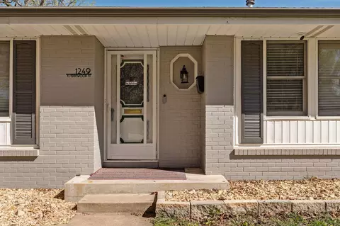 Exterior - 1249 Edgewood St, Springfield, MO 65804 photo 4 of 10