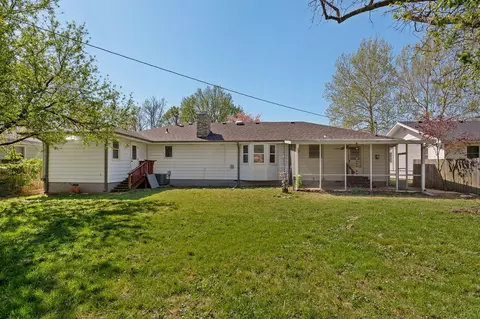 Exterior - 1249 Edgewood St, Springfield, MO 65804 photo 8 of 10