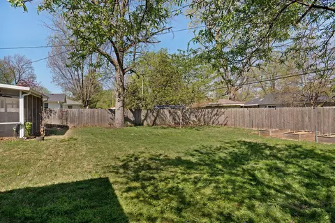 Exterior - 1249 Edgewood St, Springfield, MO 65804 photo 10 of 10