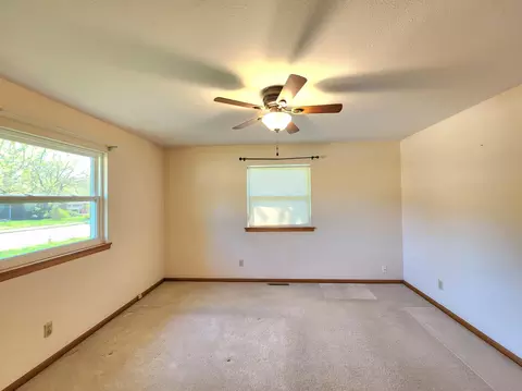 Living - 1027 Edgewood St, Springfield, MO 65807 photo 8 of 8