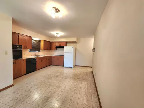 Kitchen - 1027 Edgewood St, Springfield, MO 65807 photo 2 of 5