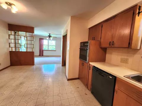 Kitchen - 1027 Edgewood St, Springfield, MO 65807 photo 4 of 5