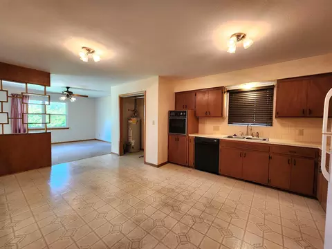 Kitchen - 1027 Edgewood St, Springfield, MO 65807 photo 3 of 5