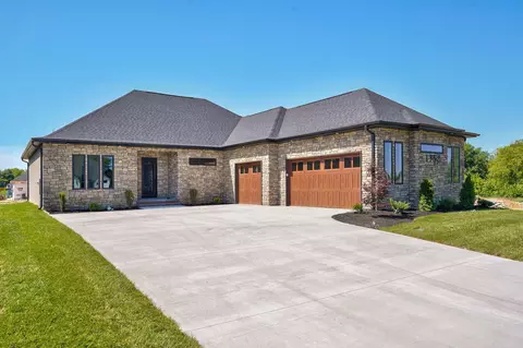 1758 E Peartree Dr, Ozark, MO 65721