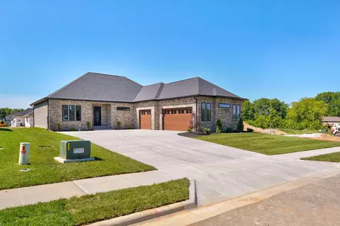 Exterior - 1758 E Peartree Dr, Ozark, MO 65721 photo 2 of 9
