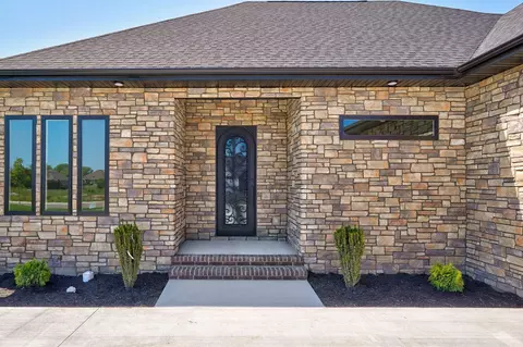 Exterior - 1758 E Peartree Dr, Ozark, MO 65721 photo 5 of 9