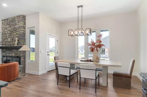 Dining - 1758 E Peartree Dr, Ozark, MO 65721 photo 2 of 2