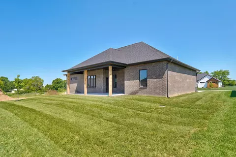 Exterior - 1758 E Peartree Dr, Ozark, MO 65721 photo 6 of 9
