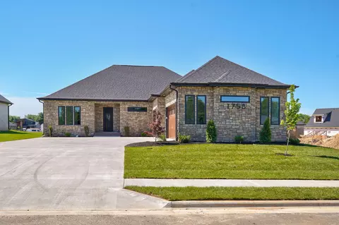 Exterior - 1758 E Peartree Dr, Ozark, MO 65721 photo 3 of 9