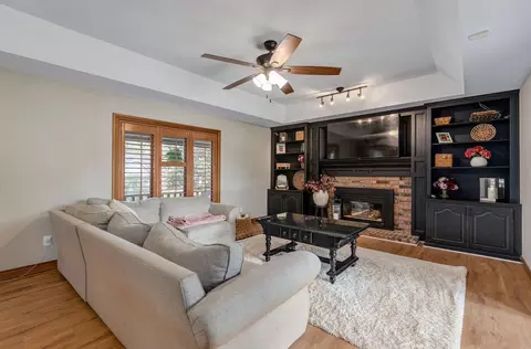 Living - 4072 E Linwood St, Springfield, MO 65809 photo 2 of 3